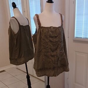 4/$40 Khaki Floral Button-Up Sleeveless Top - Size 22